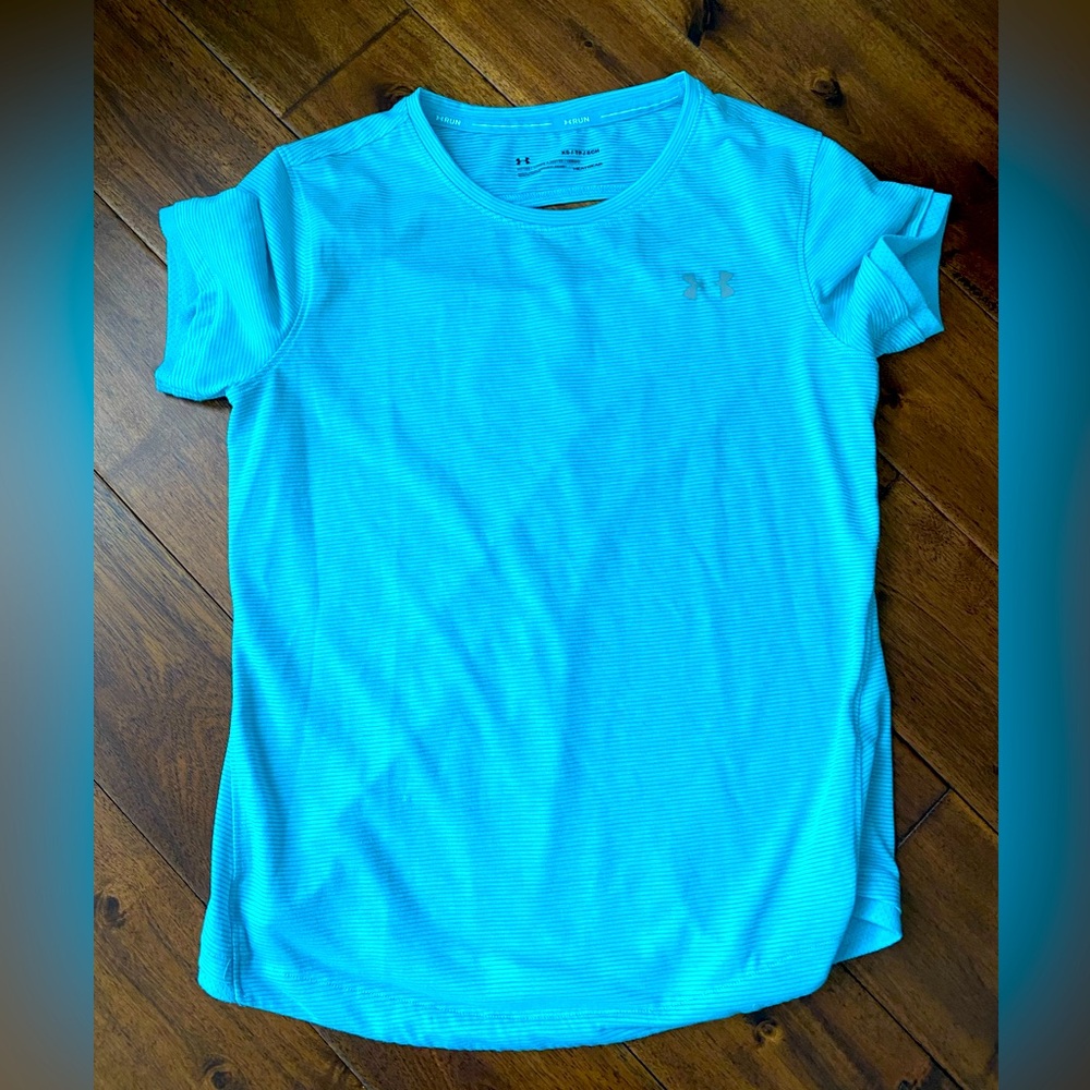 Women’s underarmour tee